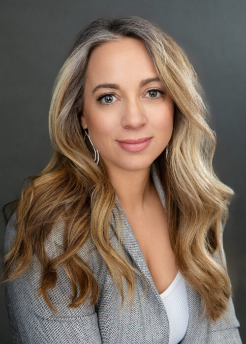 Professional Linkedin Business headshot of attractive business woman - Professional Columbus Photographer - Desired Focus Photography